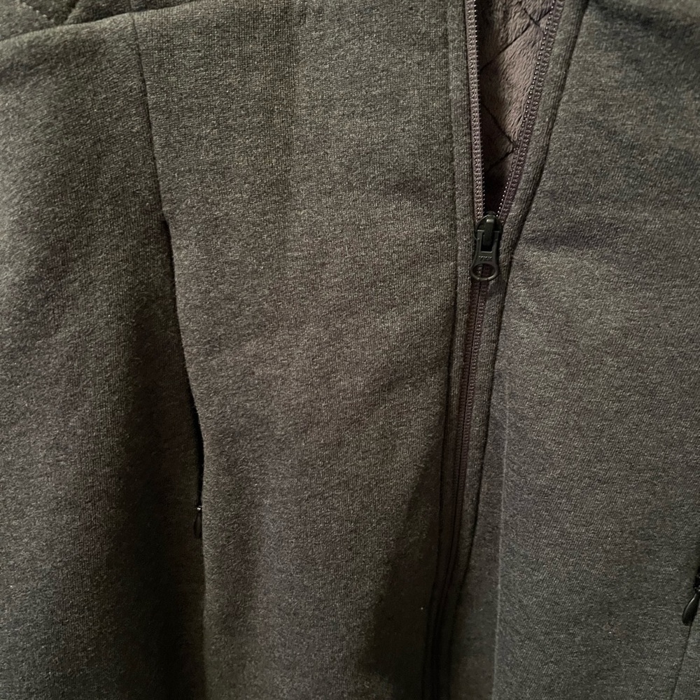 The North Face Graphite Quilted Jacket - Picture 2 of 4